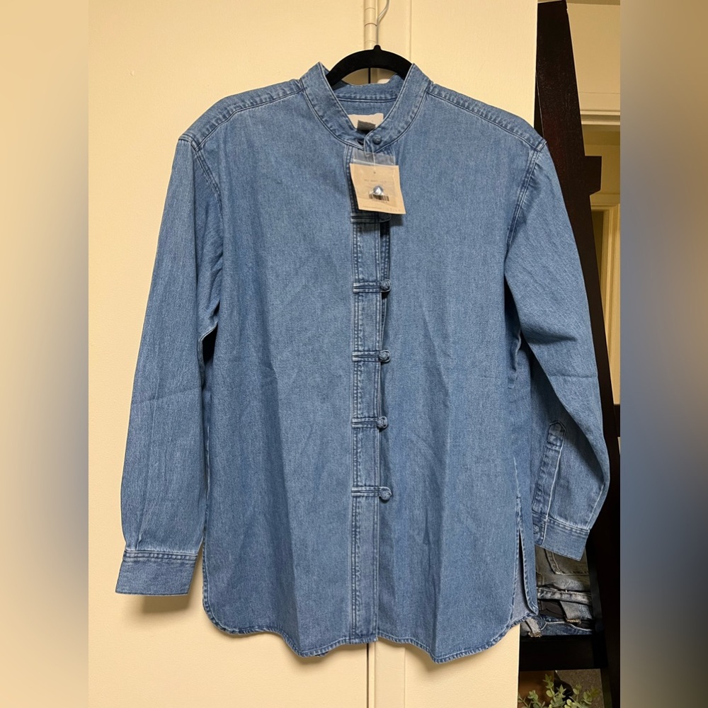 NWT - J. Jill Women's Vintage Long Sleeve loop closure blue Denim Top - Size S